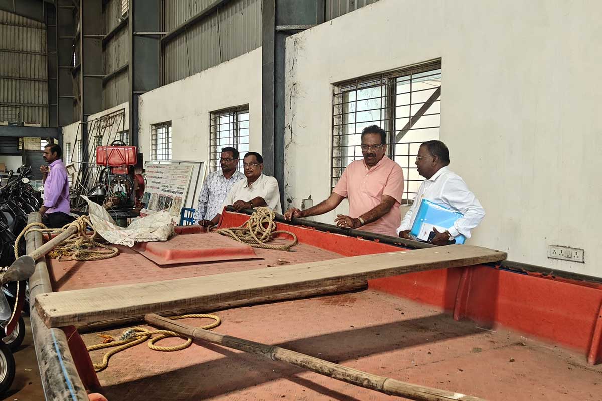 Electric marine vessel