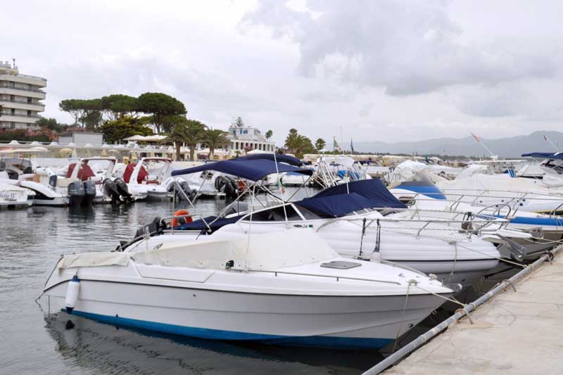 Electric marine vessel